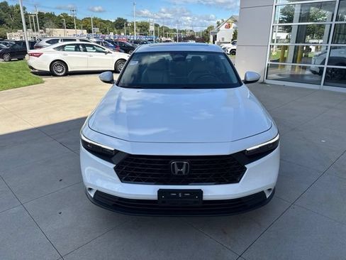 Used 2024 Honda Accord EX image 2