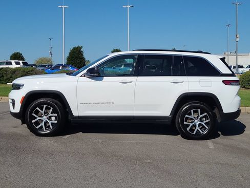 Used 2024 Jeep Grand Cherokee Limited RWD image 2