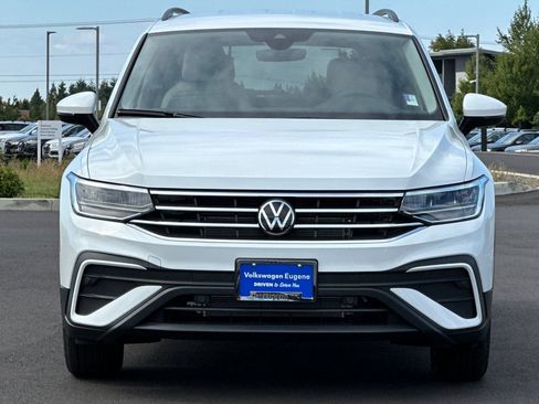 Used 2024 Volkswagen Tiguan S image 9