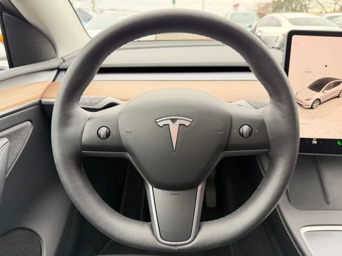Used 2023 Tesla Model Y AWD image 19