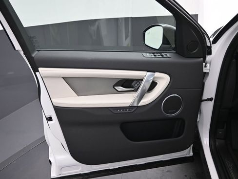 New 2026 Land Rover Discovery Sport Landmark AWD/4WD image 18