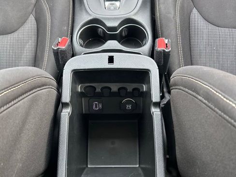 Used 2015 Jeep Cherokee Latitude image 21