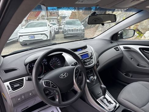 Used 2013 Hyundai Elantra GLS w/ Preferred Pkg FWD image 16