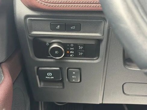 Used 2023 Ford Expedition Limited AWD/4WD image 14