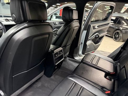 Used 2020 Porsche Cayenne AWD/4WD image 37