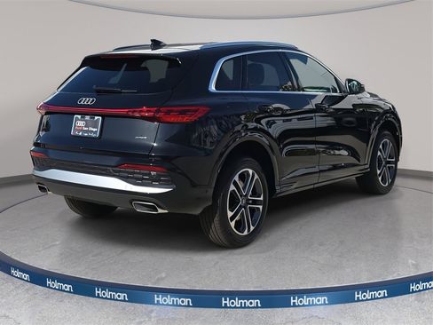 New 2025 Audi Q5 Premium image 3