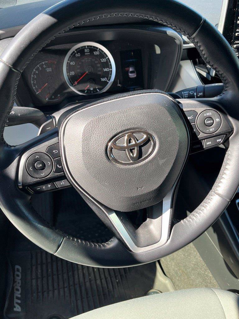 Used 2021 Toyota Corolla SE FWD image 3
