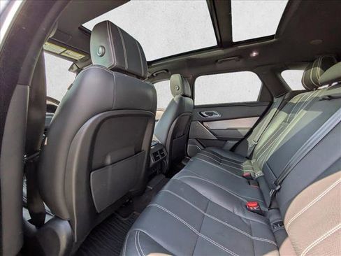 Used 2021 Land Rover Range Rover Velar R-Dynamic S image 17
