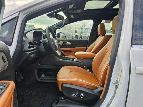 New 2026 Chrysler Pacifica Pinnacle image 20