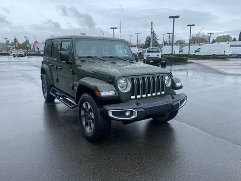 Used 2022 Jeep Wrangler Unlimited Sahara AWD/4WD image 8
