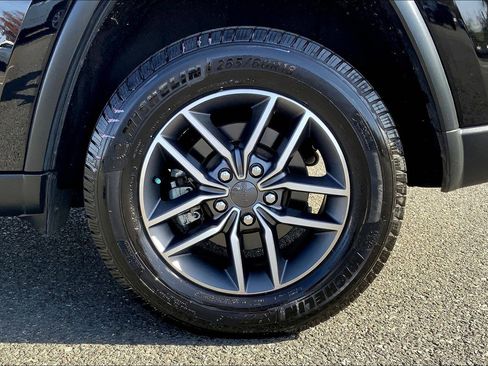 Used 2021 Jeep Grand Cherokee Limited w/ Trailer Tow Group IV image 10