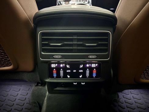 Used 2021 Audi Q7 3.0T Prestige AWD/4WD image 25