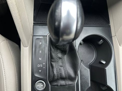 Used 2019 Volkswagen Atlas SE w/ Panoramic Sunroof Package image 12