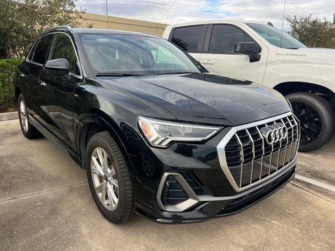 Used 2025 Audi Q3 2.0T Premium AWD/4WD image 2