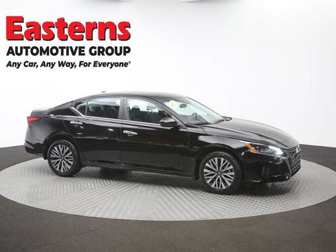 Used 2023 Nissan Altima 2.5 SV w/ SV Premium Package AWD/4WD image 48