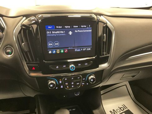 Used 2023 Chevrolet Traverse LT w/ Rear Camera Mirror Package image 23
