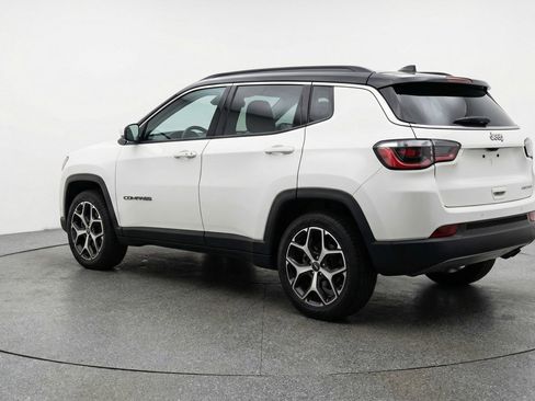 Used 2025 Jeep Compass Limited image 6