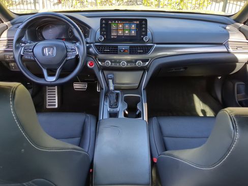 Used 2018 Honda Accord Sport image 14