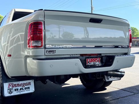 Used 2018 RAM 3500 Laramie Longhorn image 8