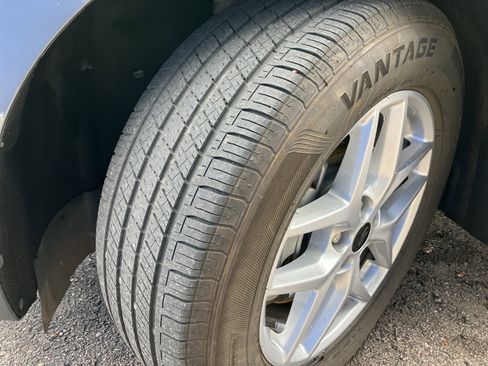 Used 2024 Ford Edge SEL image 32