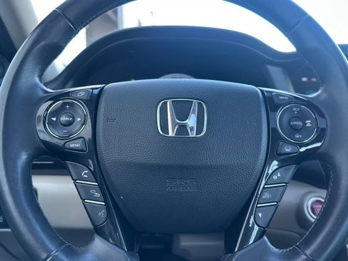 Used 2016 Honda Accord Touring image 23