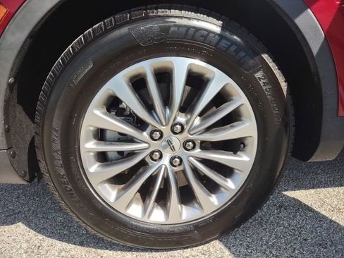 Used 2016 Lincoln MKX Select w/ Select Plus Package AWD/4WD image 27