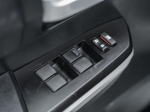 Used 2016 Toyota Tundra SR5 w/ SR5 Upgrade Package image 32