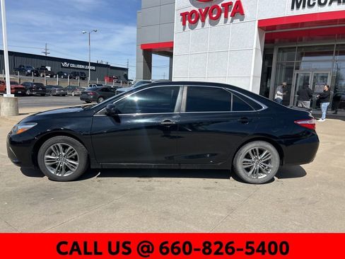 Used 2016 Toyota Camry SE image 7