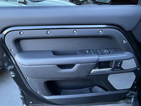 Certified 2024 Land Rover Defender 130 X-Dynamic SE image 13