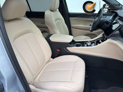 Certified 2025 Jeep Grand Cherokee L Limited w/ Luxury Tech Group II AWD/4WD image 37