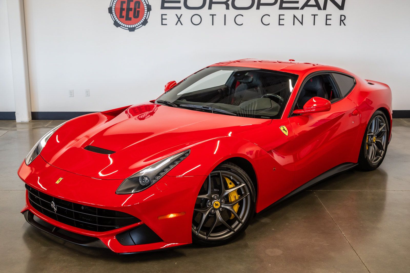 Used 2016 Ferrari F12 Berlinetta RWD image 5
