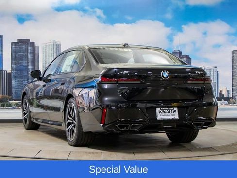 Used 2025 BMW 760i xDrive w/ Premium Package AWD/4WD image 9