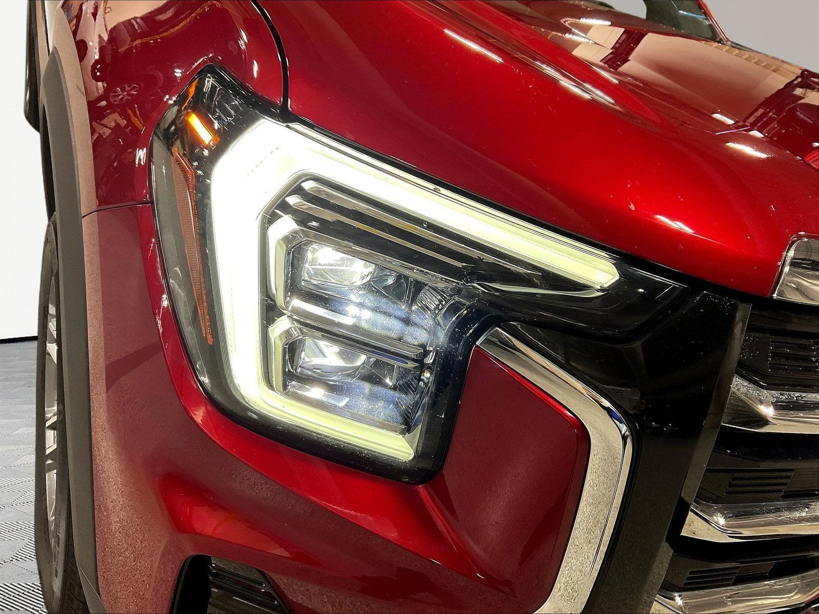 Used 2025 GMC Terrain Elevation AWD/4WD image 31
