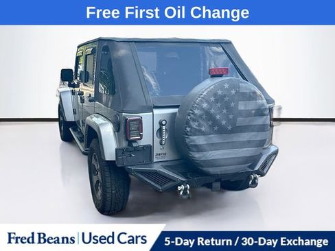 Used 2018 Jeep Wrangler Unlimited Sahara AWD/4WD image 4