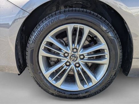 Used 2015 Toyota Camry SE image 9
