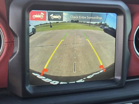 Used 2023 Jeep Wrangler Unlimited Rubicon 392 image 16