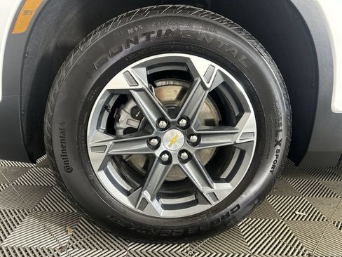 Used 2025 Chevrolet Blazer LT w/ Convenience Package FWD image 35