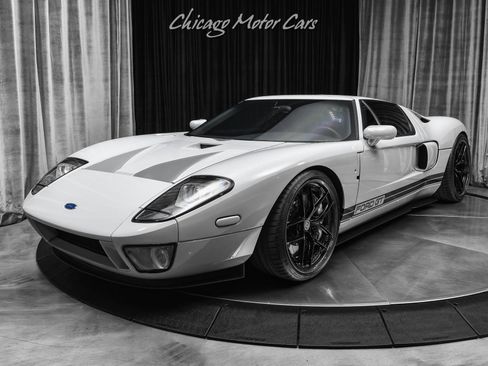 Used 2005 Ford GT RWD image 29