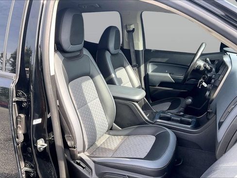 Used 2021 Chevrolet Colorado Z71 w/ Safety Package RWD image 7