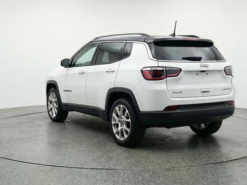 Used 2025 Jeep Compass Limited AWD/4WD image 6