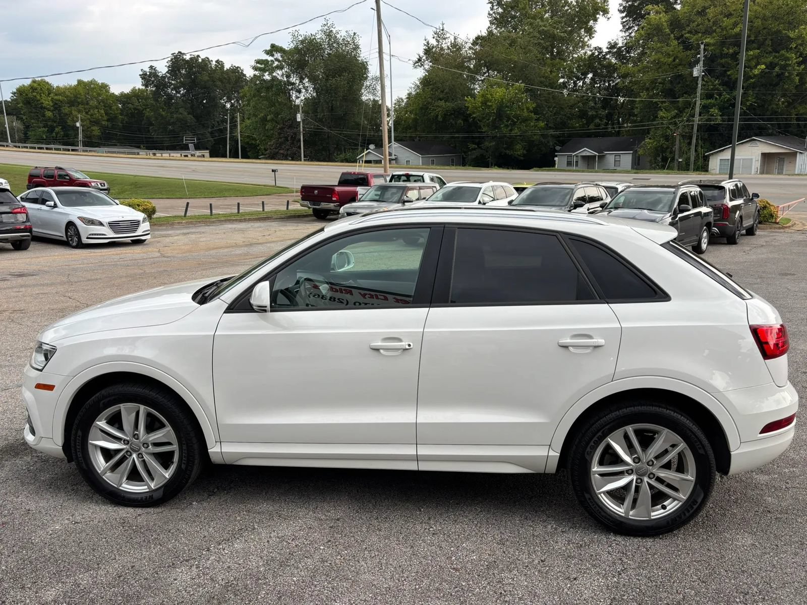 Used 2017 Audi Q3 2.0T Premium w/ Convenience Package FWD image 6