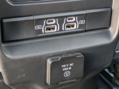 New 2026 RAM 1500 4x4 Crew Cab image 29