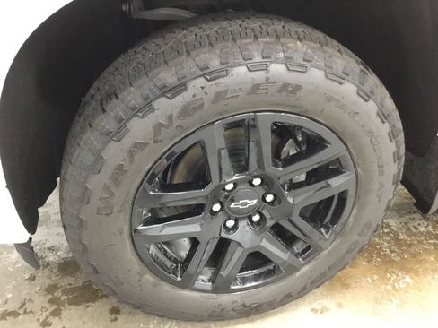 Used 2024 Chevrolet Silverado 1500 RST AWD/4WD image 4