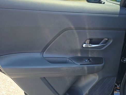 Used 2026 Nissan Kicks SR FWD image 22