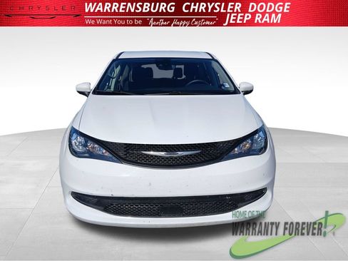 Used 2023 Chrysler Voyager LX FWD image 10