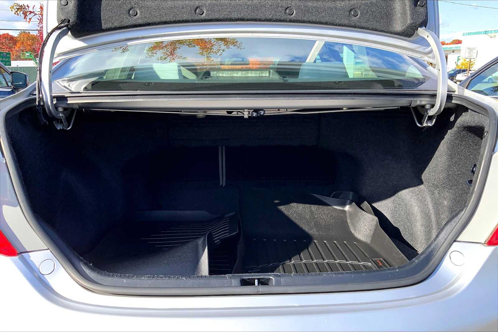 Used 2012 Toyota Camry LE FWD image 34