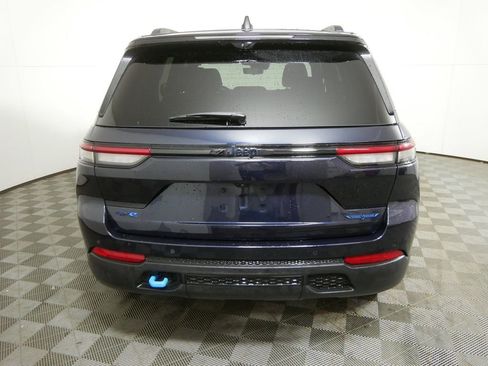 Used 2023 Jeep Grand Cherokee Trailhawk w/ Luxury Tech Group III image 4