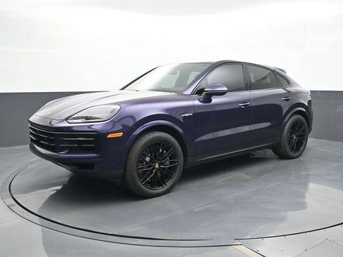 Certified 2024 Porsche Cayenne Coupe AWD/4WD image 1