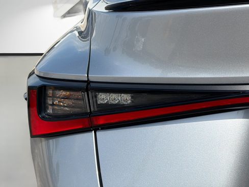 Used 2024 Lexus IS 350 F Sport RWD image 11