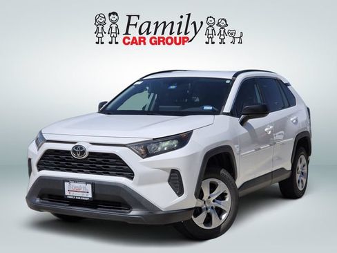 Used 2021 Toyota RAV4 LE FWD image 1